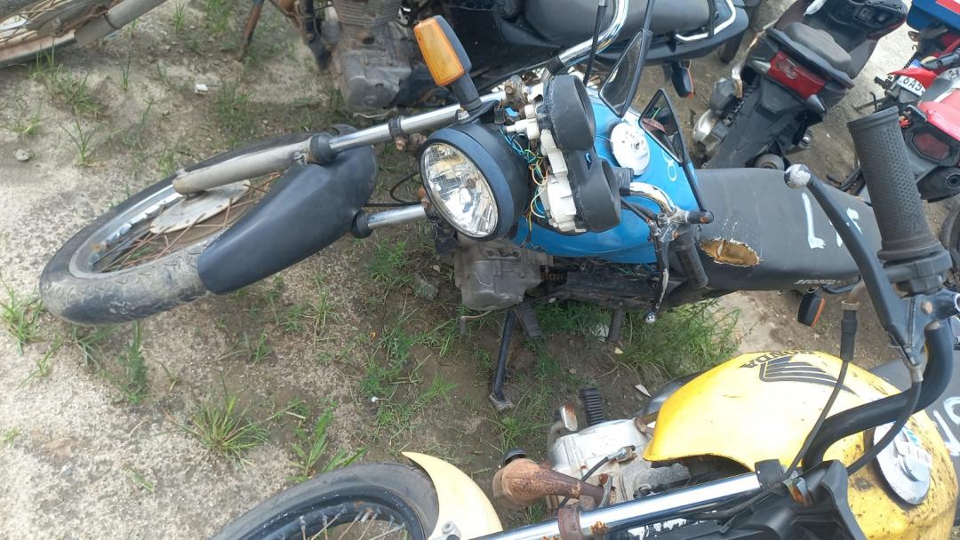 https://assets.okleiloes.com.br/imagens/lotes/lote_2586/3.lbBqNA541OU3J59wrei7.jpg