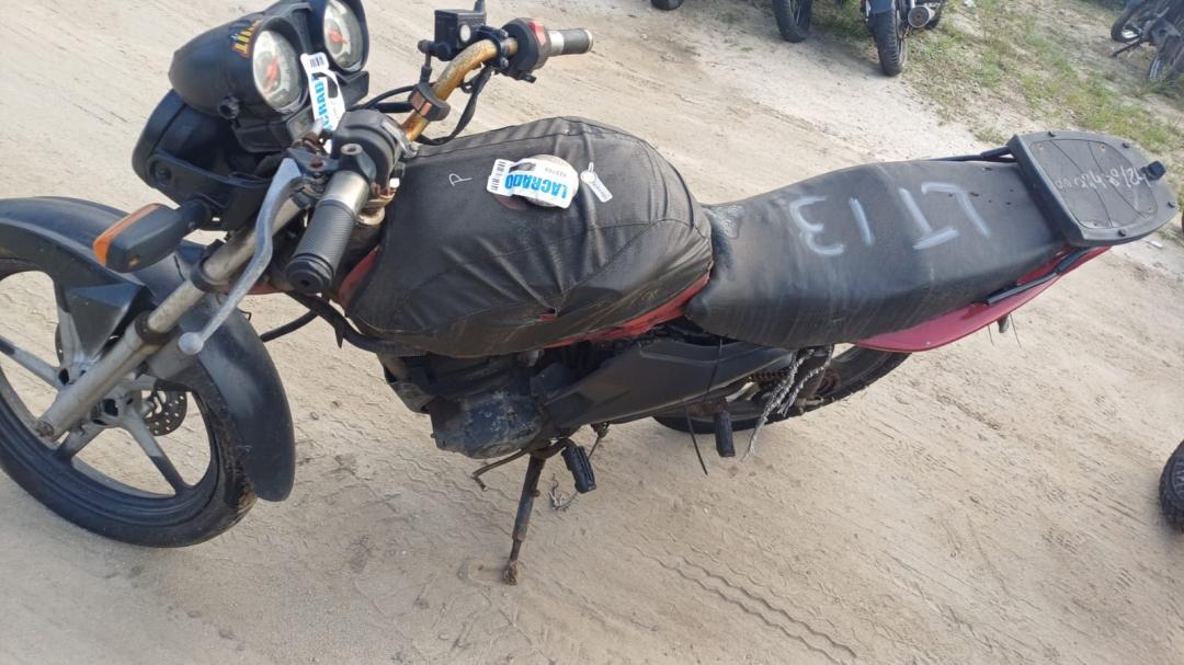https://assets.okleiloes.com.br/imagens/lotes/lote_5446/2.IUgc7wNCoAMzbm5dM0KS.jpg