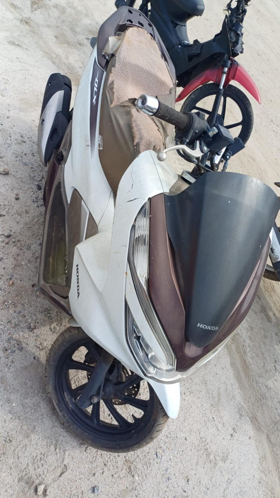 https://assets.okleiloes.com.br/imagens/lotes/lote_5489/2.c8tjg0mxPOqdWboJgmbB.jpg