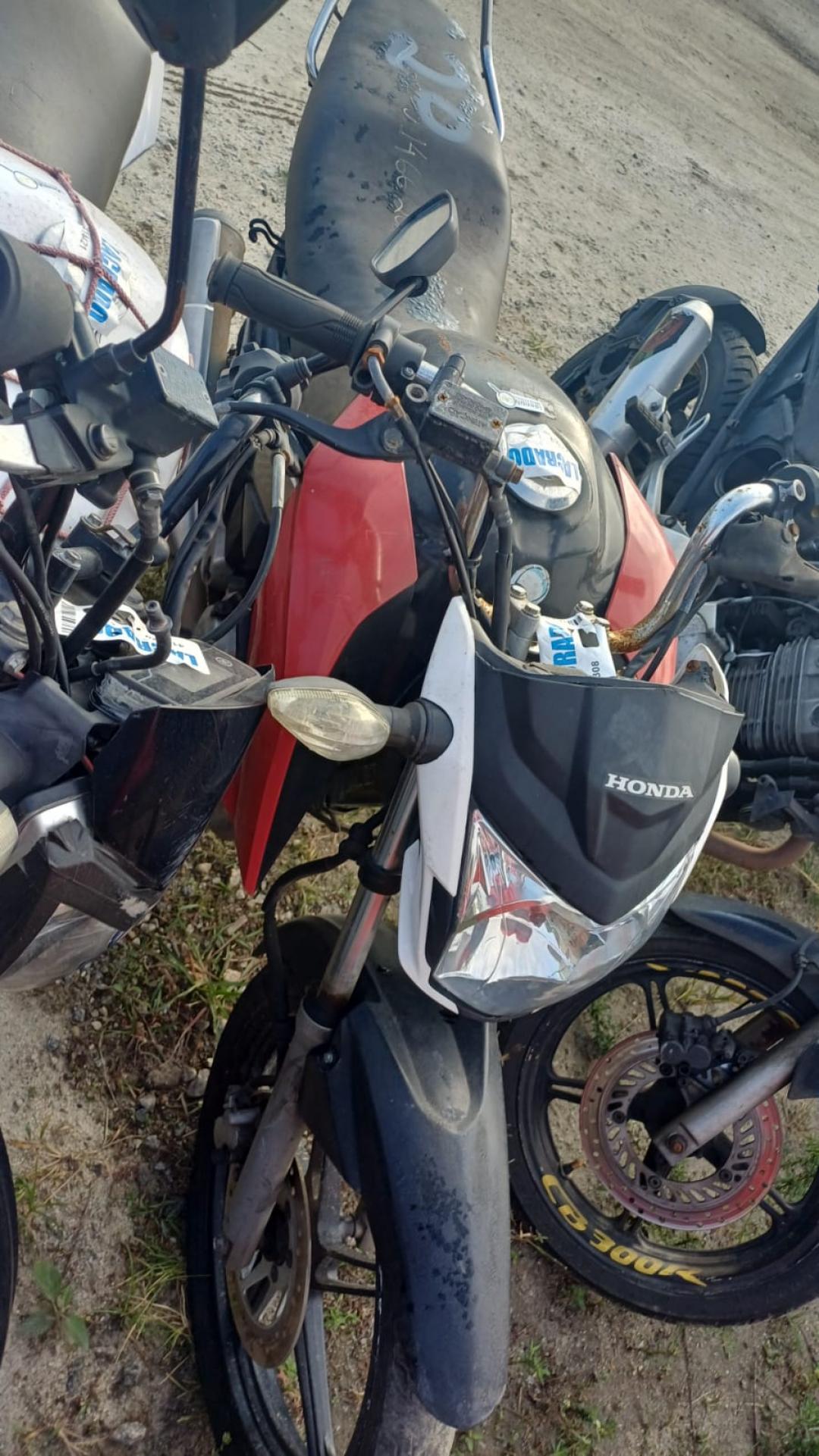 https://assets.okleiloes.com.br/imagens/lotes/lote_5644/2.Qfbkt2djurqGEI225XCE.jpg