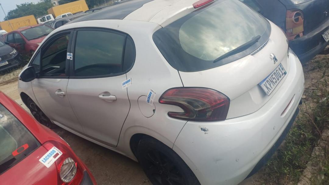 https://assets.okleiloes.com.br/imagens/lotes/lote_5663/5.xRu5nvZ0u7Bd7t2UbpTa.jpg
