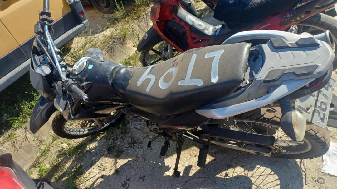 https://assets.okleiloes.com.br/imagens/lotes/lote_5753/2.Yw0JNZY3NwB7CDPqyOEt.jpg