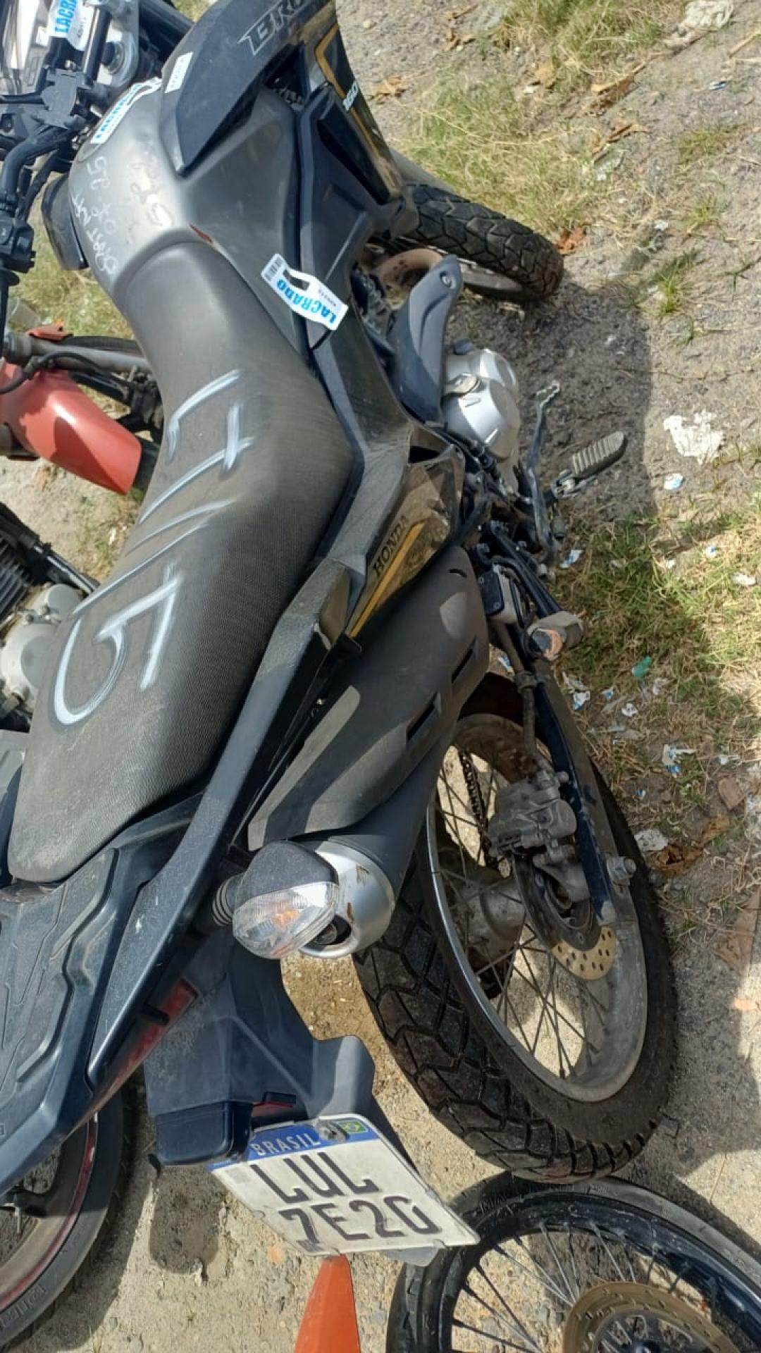 https://assets.okleiloes.com.br/imagens/lotes/lote_5795/1.7dY4zWQLGT54U2mFPZw1.jpg
