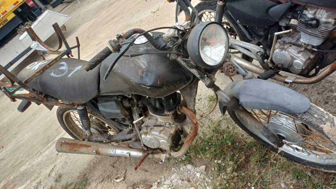 https://assets.okleiloes.com.br/imagens/lotes/lote_5882/3.TT7pXhdXlhQwNDXd5qWR.jpg