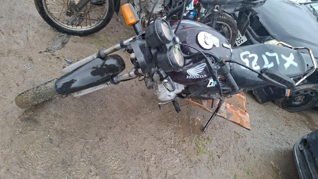 https://assets.okleiloes.com.br/imagens/lotes/lote_6565/2.IBXSb8dr2tsBjUssKvwW.jpg