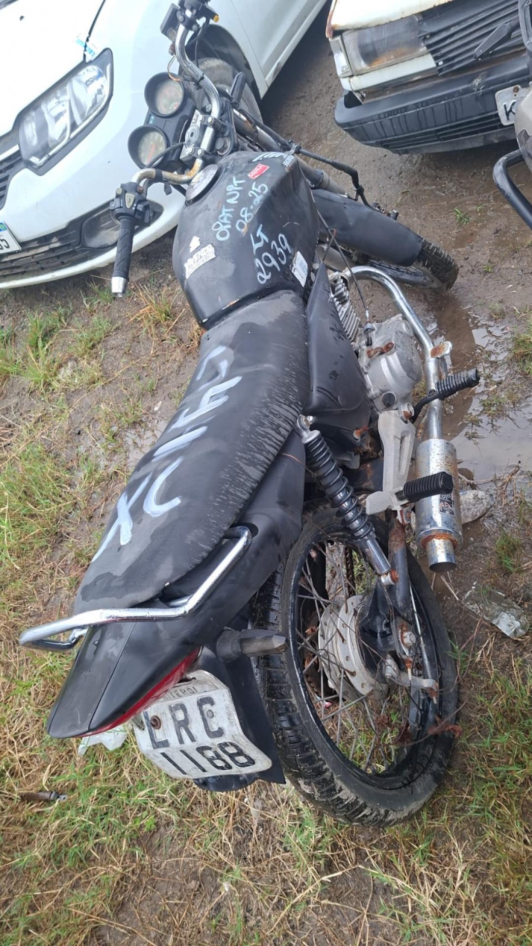 https://assets.okleiloes.com.br/imagens/lotes/lote_6580/3.80vNwH5gm0vIbPbX7tKz.jpg