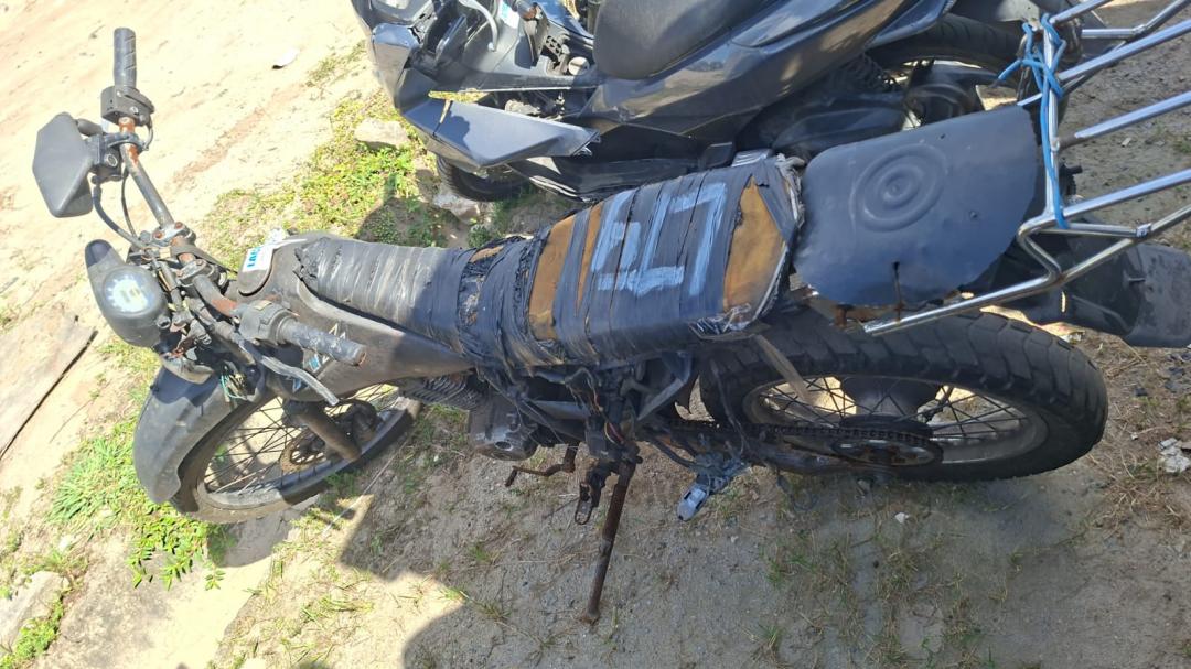 https://assets.okleiloes.com.br/imagens/lotes/lote_6585/2.nXvc85SddUiNttS7gosl.jpg