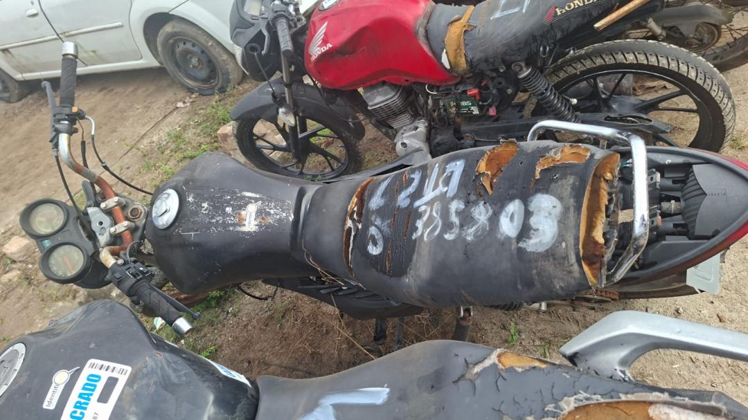 https://assets.okleiloes.com.br/imagens/lotes/lote_6654/2.QJKNNouAaaxVKiDo0Lnb.jpg