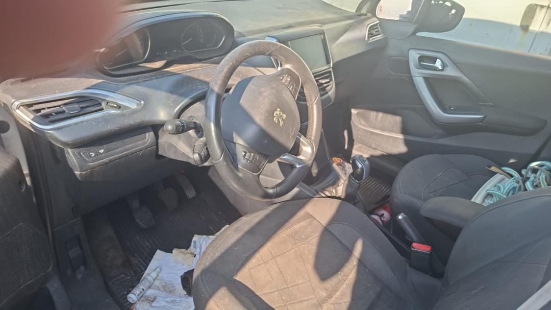 https://assets.okleiloes.com.br/imagens/lotes/lote_6721/2.71AGOMZCccpA1xQ42GPO.jpg