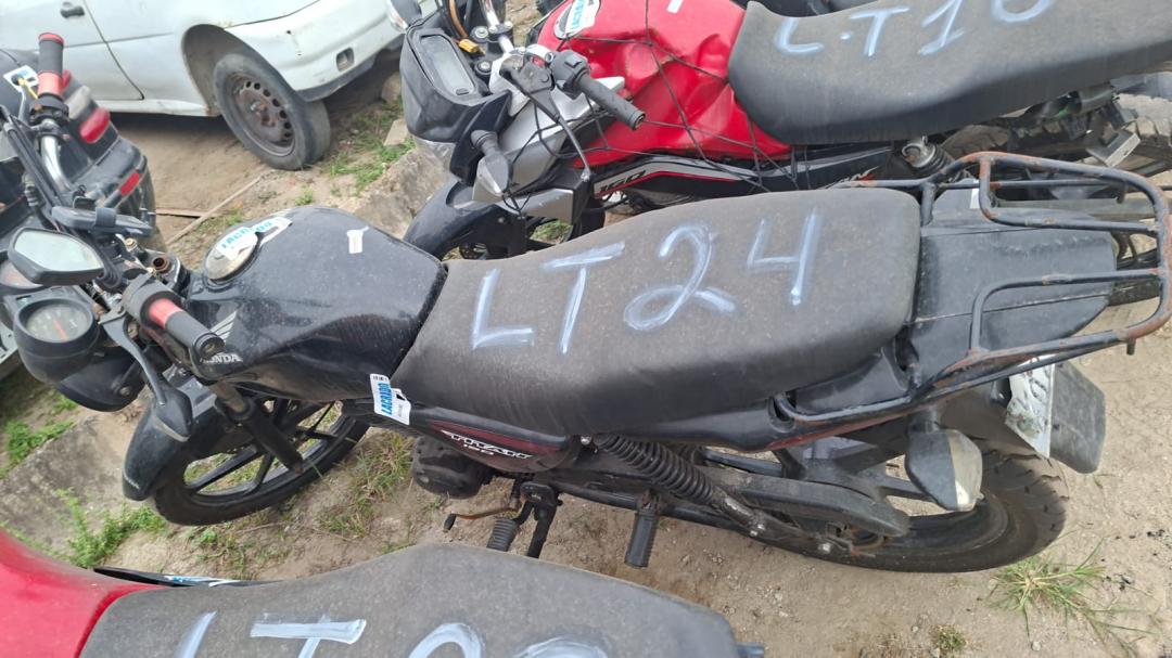 https://assets.okleiloes.com.br/imagens/lotes/lote_6796/1.u86tyBDi9PX68wq267fv.jpg