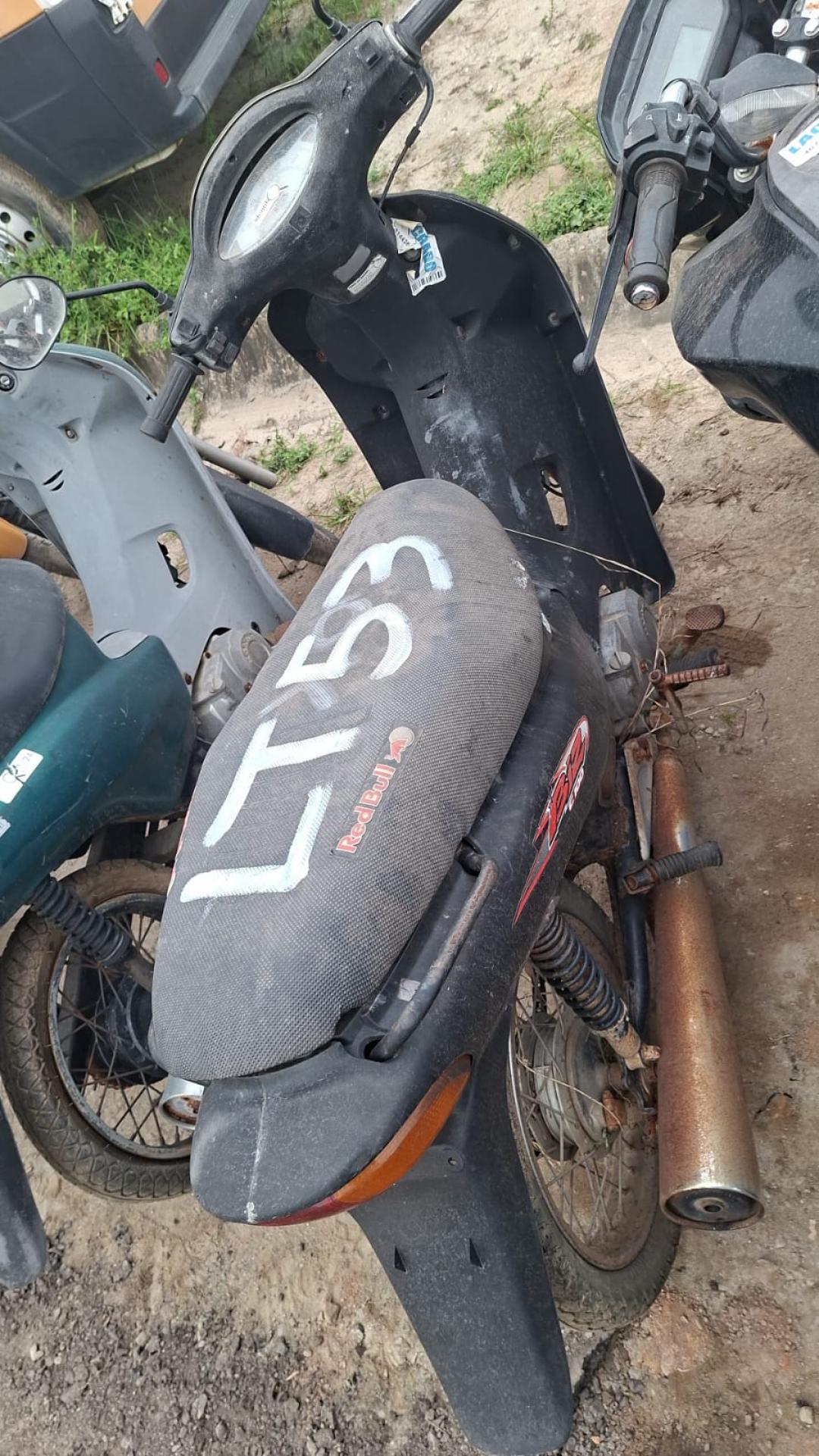 https://assets.okleiloes.com.br/imagens/lotes/lote_6804/2.tXb9799Vux5uKfXnwITD.jpg