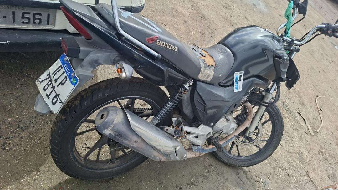 https://assets.okleiloes.com.br/imagens/lotes/lote_6843/2.6zC6KgxUTiBc2e3fU856.jpg