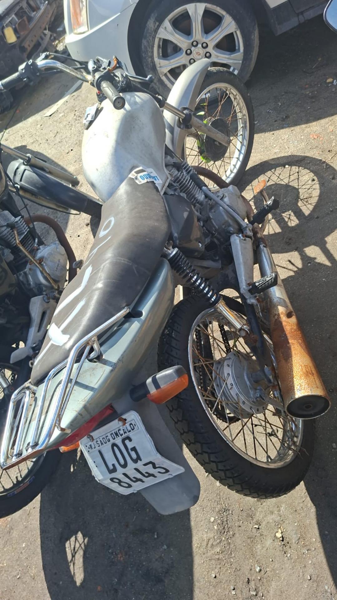 https://assets.okleiloes.com.br/imagens/lotes/lote_7001/1.IfAvkD3NKD0YDRaQIt6D.jpg