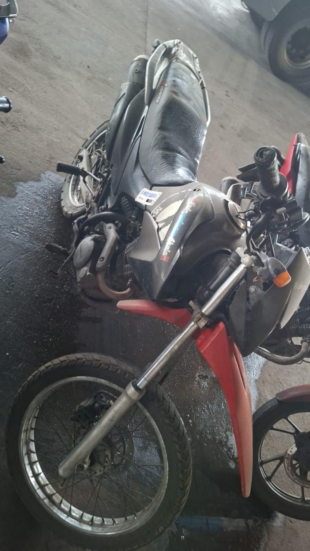 https://assets.okleiloes.com.br/imagens/lotes/lote_7074/1.f5lDsxRp3AfstSTF0ICy.jpg