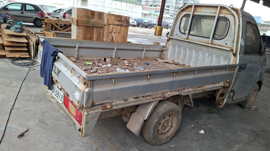 https://assets.okleiloes.com.br/imagens/lotes/lote_7153/4.A4biP3AzUxOcMhuO4WGT.jpg